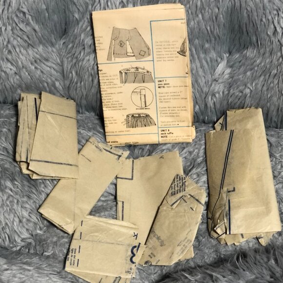 Simplicity 7162 Clown Costume Pattern Size Kids 6-8 - Picture 7 of 7